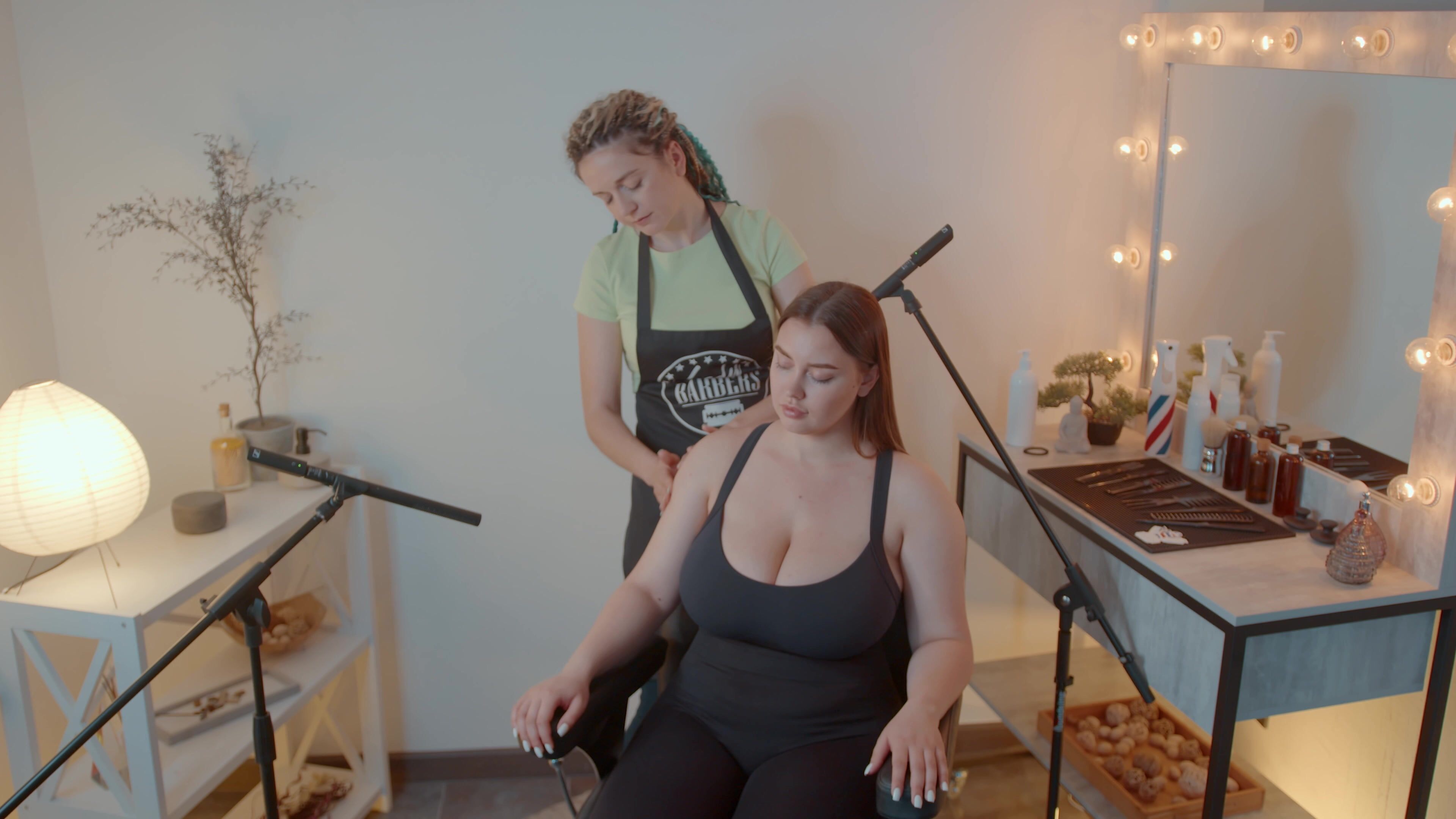 Shoulder Massage Session | Gentle Relaxation and Spa Stress Relief